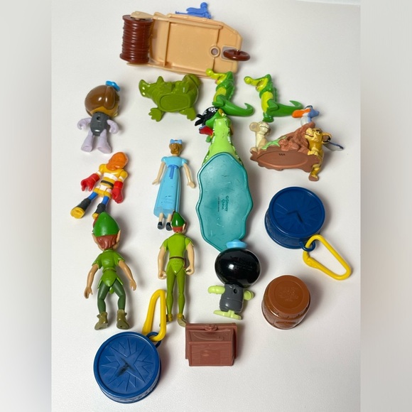 Mix Disney Action Figures Accessories lot - Picture 6 of 11